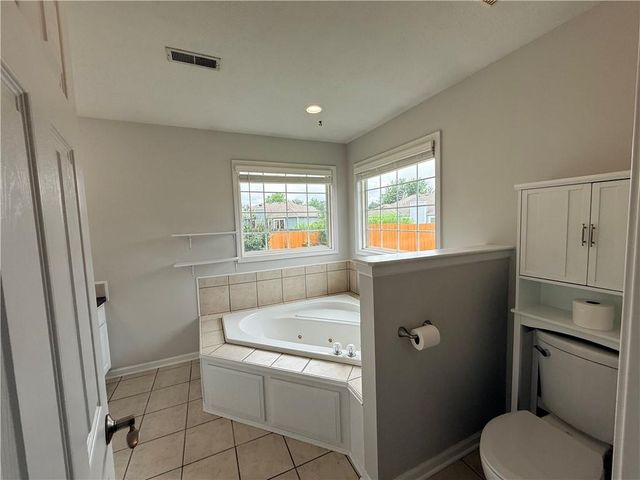 927 Jasara Circle, Baldwin City, KS 66006