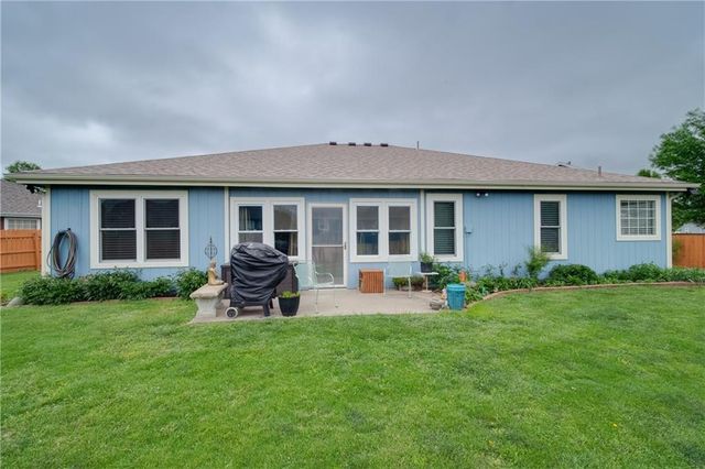 927 Jasara Circle, Baldwin City, KS 66006