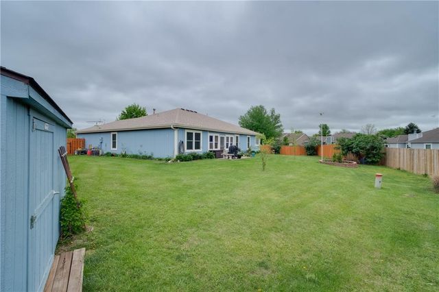 927 Jasara Circle, Baldwin City, KS 66006