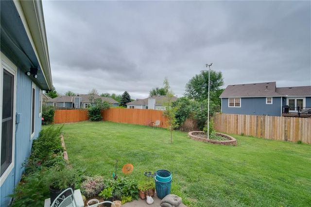 927 Jasara Circle, Baldwin City, KS 66006