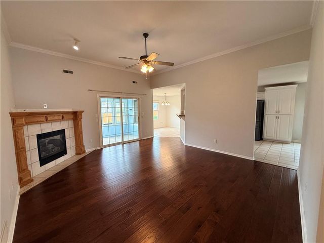 927 Jasara Circle, Baldwin City, KS 66006