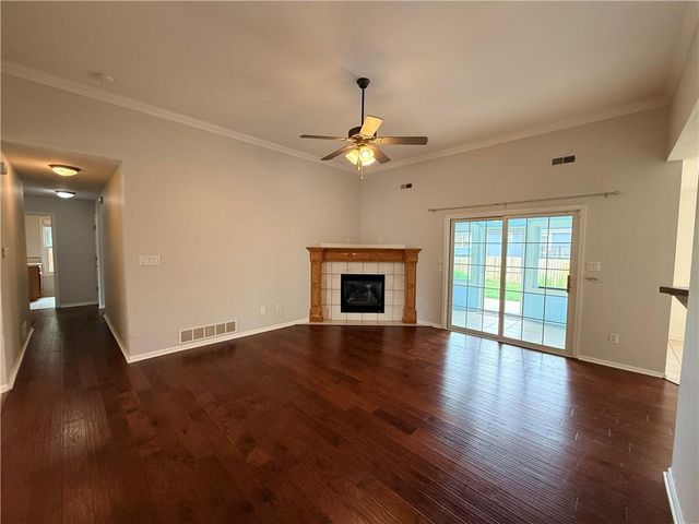 927 Jasara Circle, Baldwin City, KS 66006