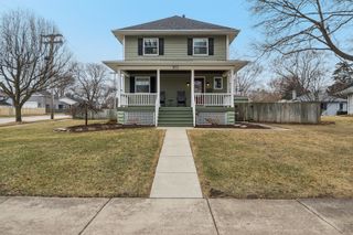 933 Elm Street, St. Charles, IL 60174