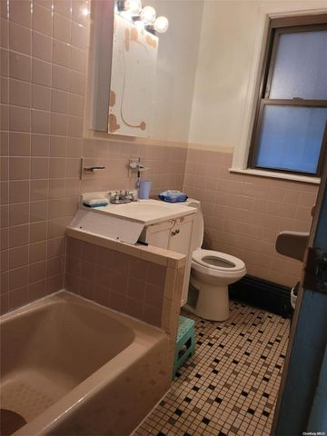 119-14 Hillside Ave, Richmond Hill, NY 11418