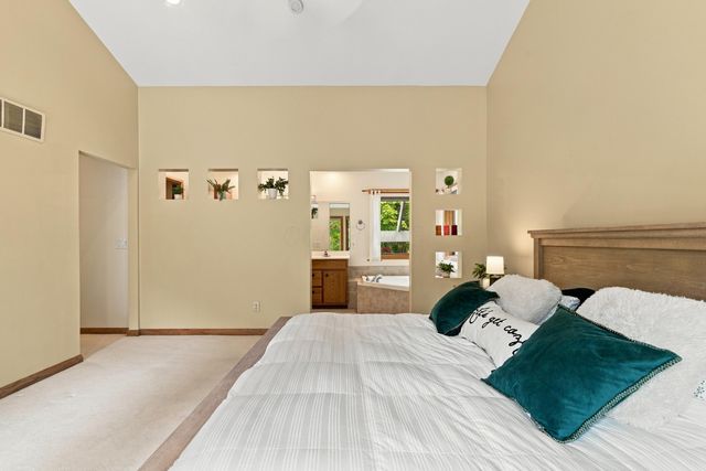 7077 Duncans Glen Drive, Westerville, OH 43082