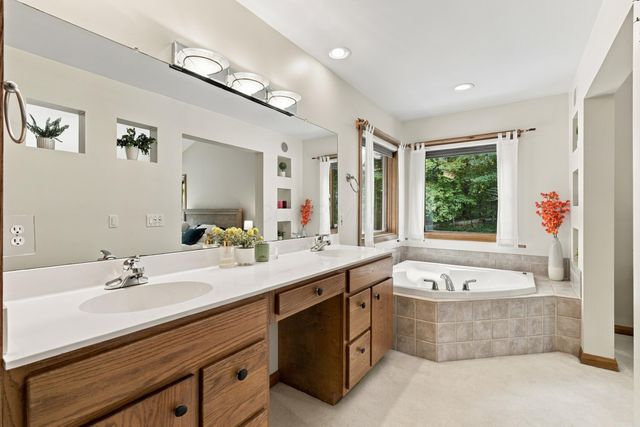 7077 Duncans Glen Drive, Westerville, OH 43082