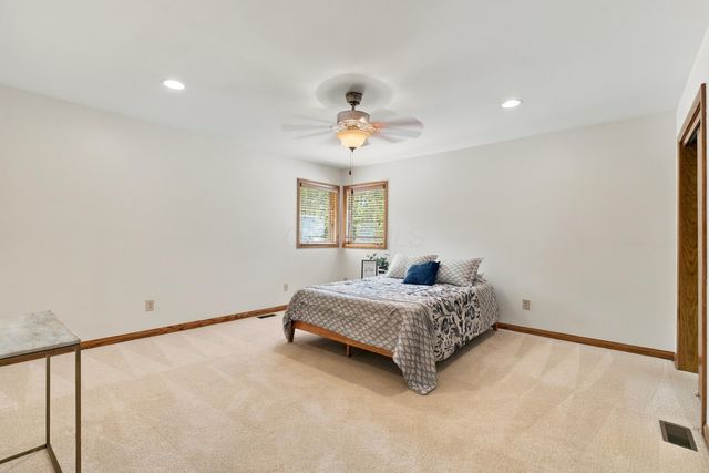 7077 Duncans Glen Drive, Westerville, OH 43082