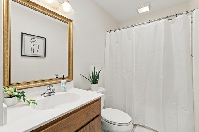7077 Duncans Glen Drive, Westerville, OH 43082