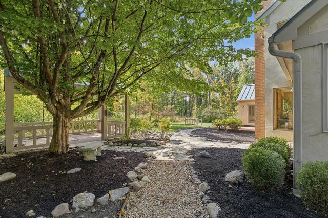 7077 Duncans Glen Drive, Westerville, OH 43082