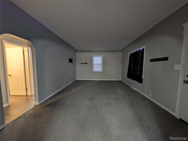 263 W Ann Arbor Avenue, Pontiac, MI 48340