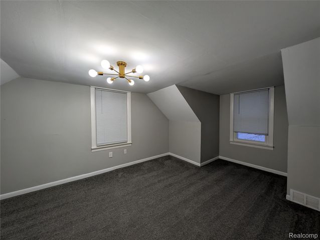 263 W Ann Arbor Avenue, Pontiac, MI 48340