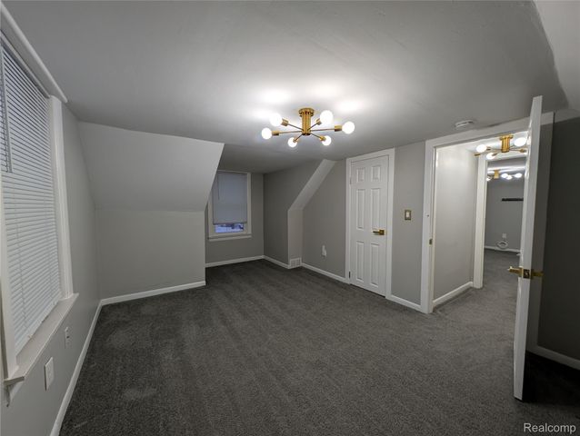 263 W Ann Arbor Avenue, Pontiac, MI 48340