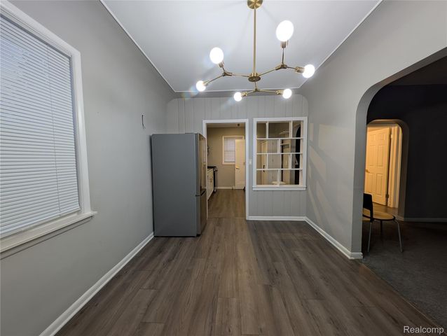 263 W Ann Arbor Avenue, Pontiac, MI 48340