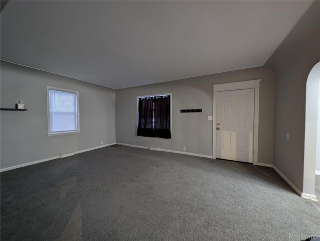 263 W Ann Arbor Avenue, Pontiac, MI 48340