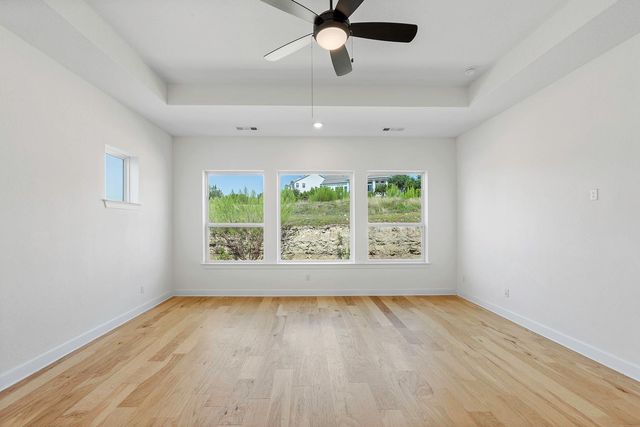 151 Starfire DR, Dripping Springs, TX 78620