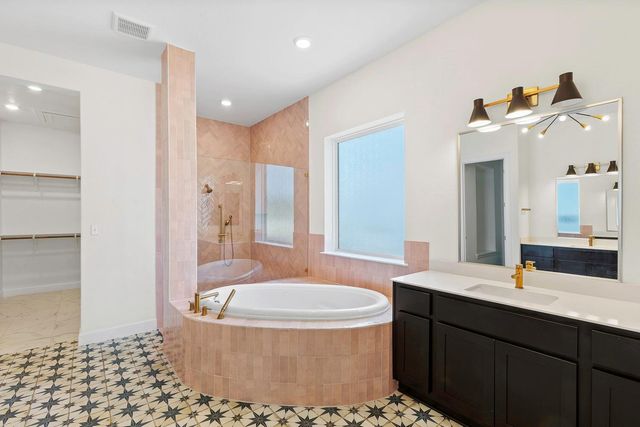 151 Starfire DR, Dripping Springs, TX 78620