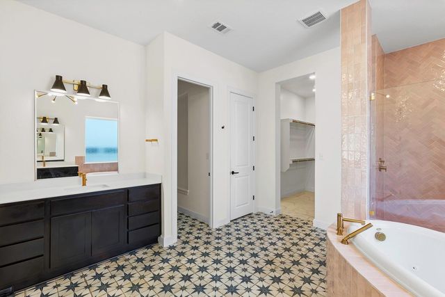 151 Starfire DR, Dripping Springs, TX 78620