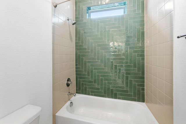 151 Starfire DR, Dripping Springs, TX 78620