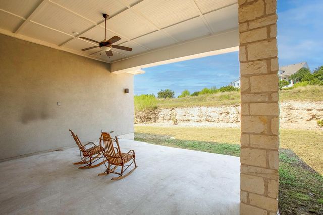 151 Starfire DR, Dripping Springs, TX 78620