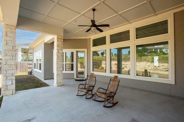 151 Starfire DR, Dripping Springs, TX 78620