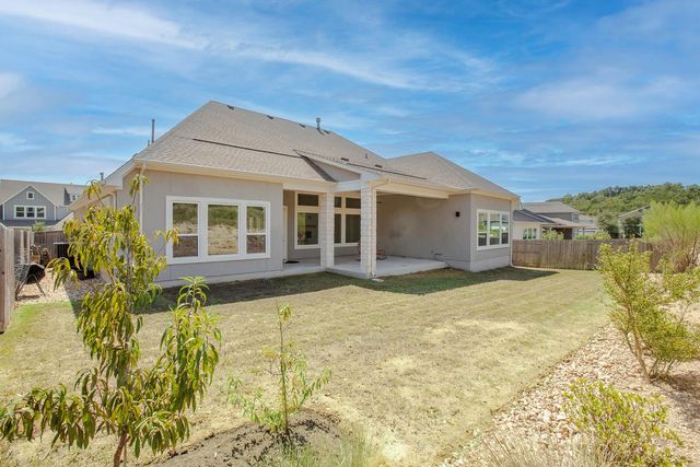 151 Starfire DR, Dripping Springs, TX 78620