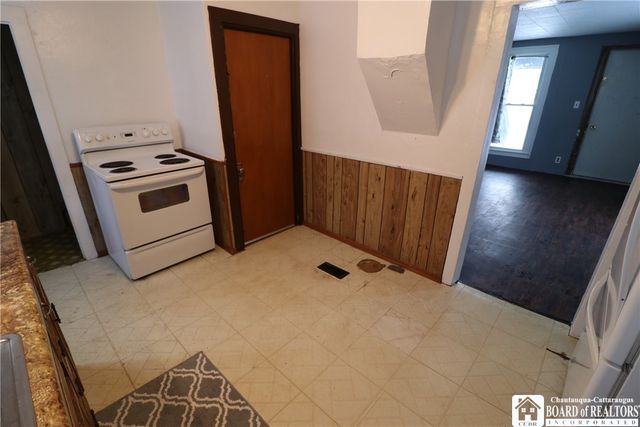 373 Lake Shore Drive West, Dunkirk, NY 14048