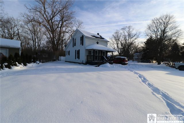 373 Lake Shore Drive West, Dunkirk, NY 14048