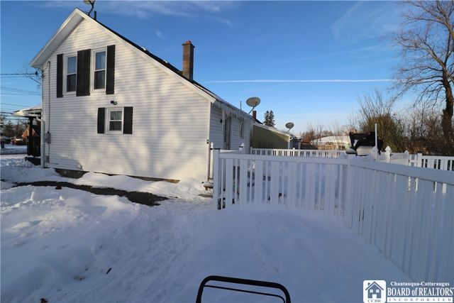 373 Lake Shore Drive West, Dunkirk, NY 14048