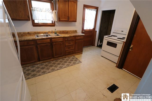 373 Lake Shore Drive West, Dunkirk, NY 14048