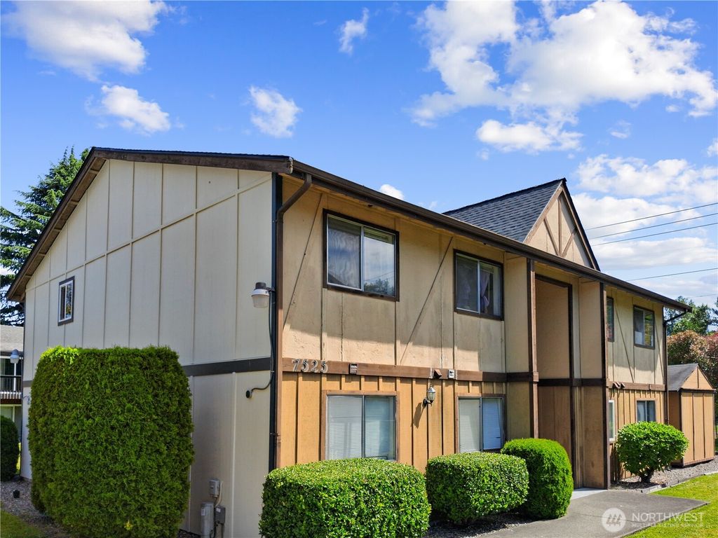 7525 10th Avenue Ct E, Tacoma, WA 98404