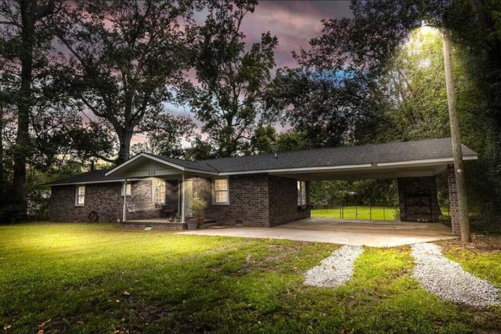 202 Muskie Drive, Summerville, SC 29483
