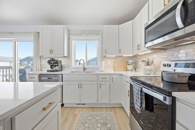 6638 68th Street S, Horace, ND 58047