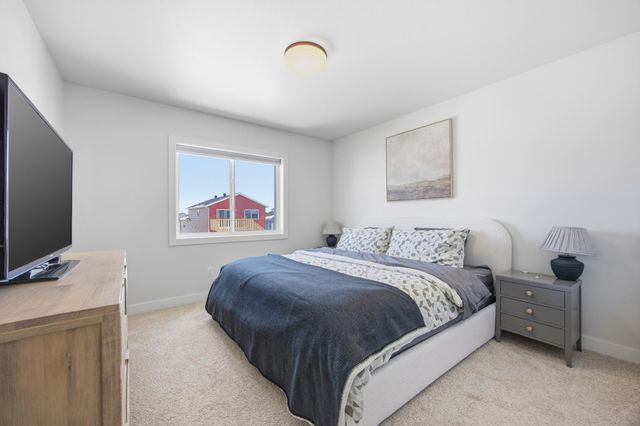 6638 68th Street S, Horace, ND 58047