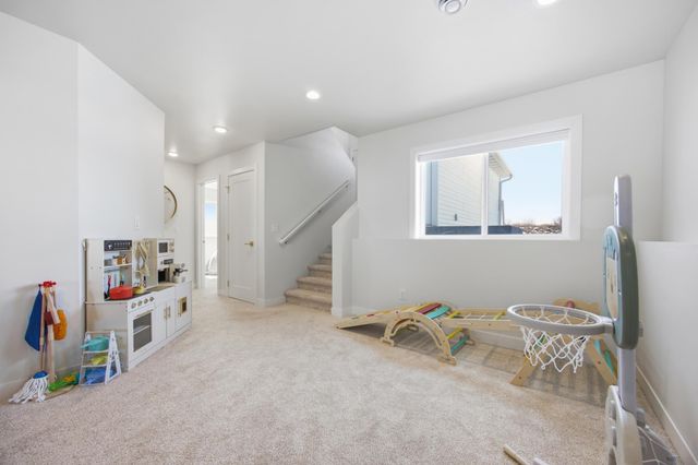 6638 68th Street S, Horace, ND 58047