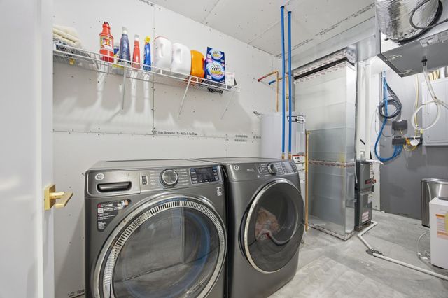 6638 68th Street S, Horace, ND 58047