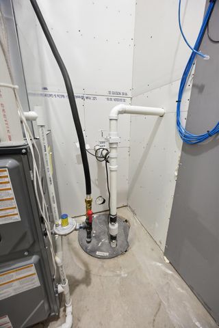 6638 68th Street S, Horace, ND 58047