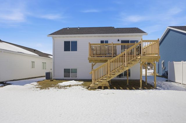 6638 68th Street S, Horace, ND 58047