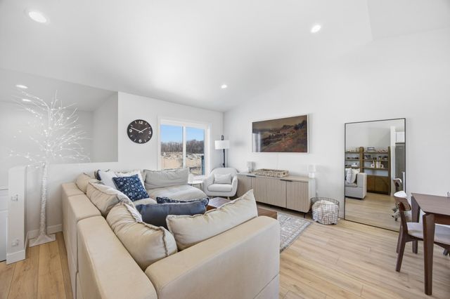 6638 68th Street S, Horace, ND 58047