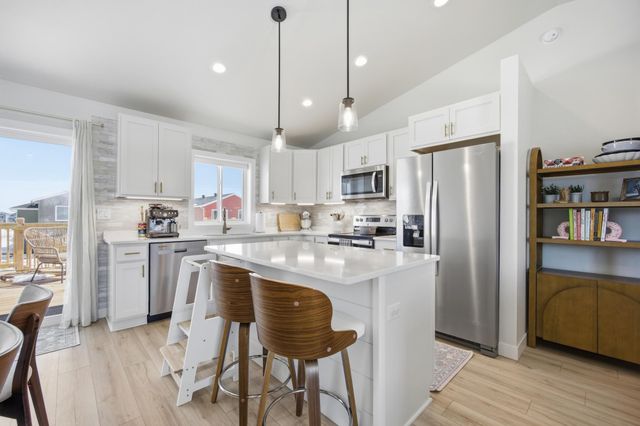 6638 68th Street S, Horace, ND 58047