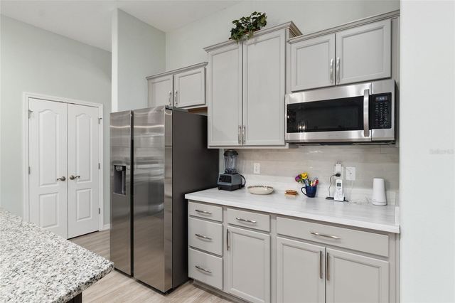 7015 NE 61ST AVENUE ROAD, Silver Springs, FL 34488