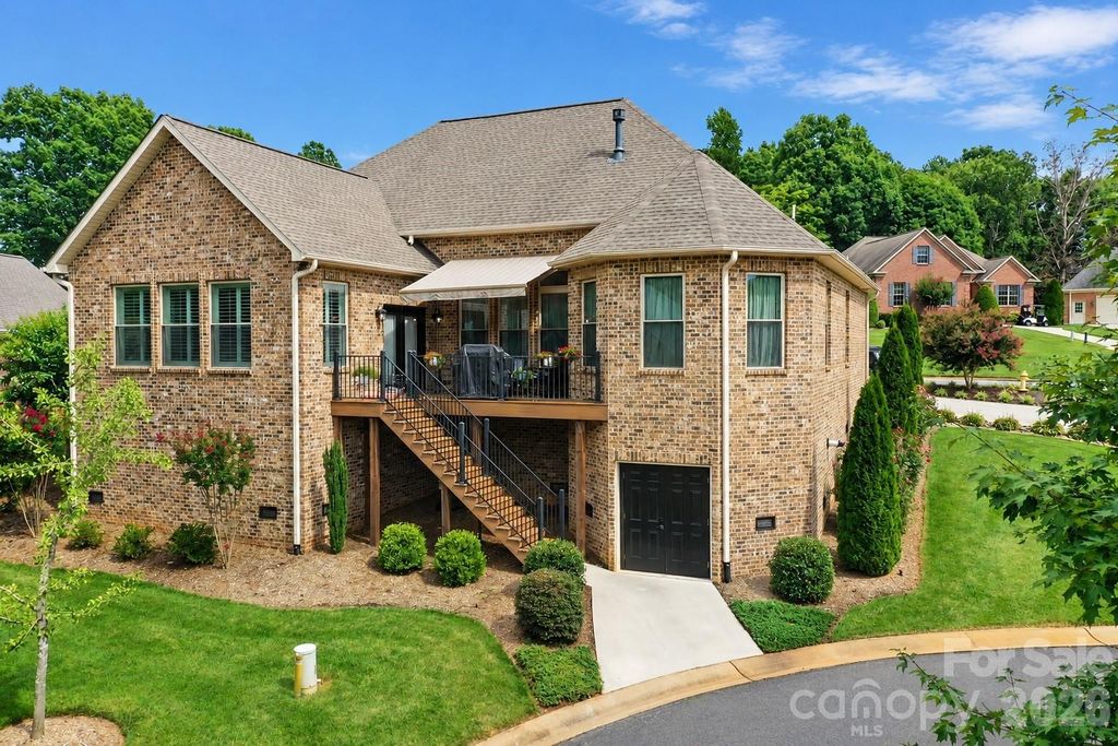 3793 Sarazen Court NE, Conover, NC 28613