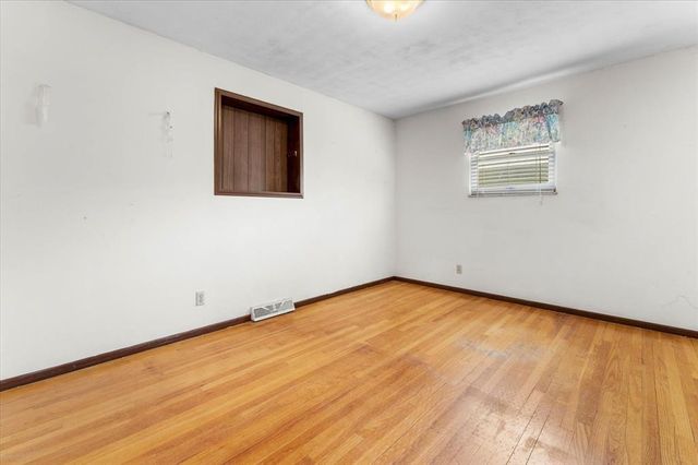 10 Kirby Lane, Belleville, IL 62223
