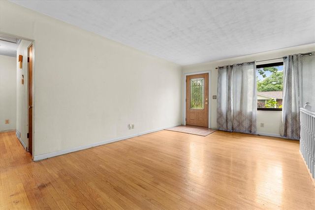 10 Kirby Lane, Belleville, IL 62223