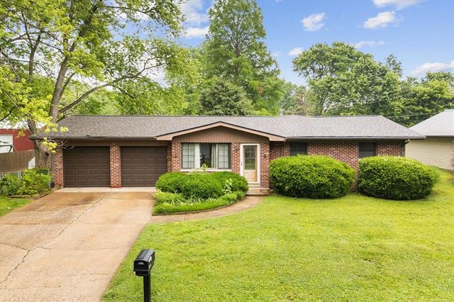 10 Kirby Lane, Belleville, IL 62223