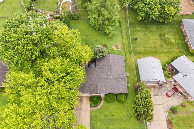 10 Kirby Lane, Belleville, IL 62223