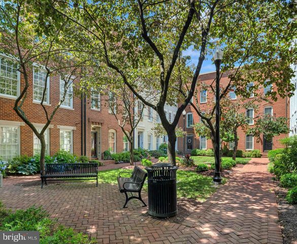 1818 POTOMAC GREENS DR, Alexandria, VA 22314