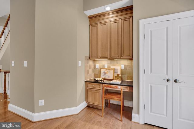 1818 POTOMAC GREENS DR, Alexandria, VA 22314
