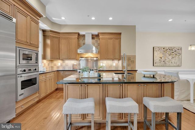 1818 POTOMAC GREENS DR, Alexandria, VA 22314