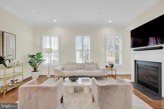 1818 POTOMAC GREENS DR, Alexandria, VA 22314