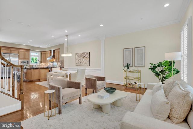 1818 POTOMAC GREENS DR, Alexandria, VA 22314
